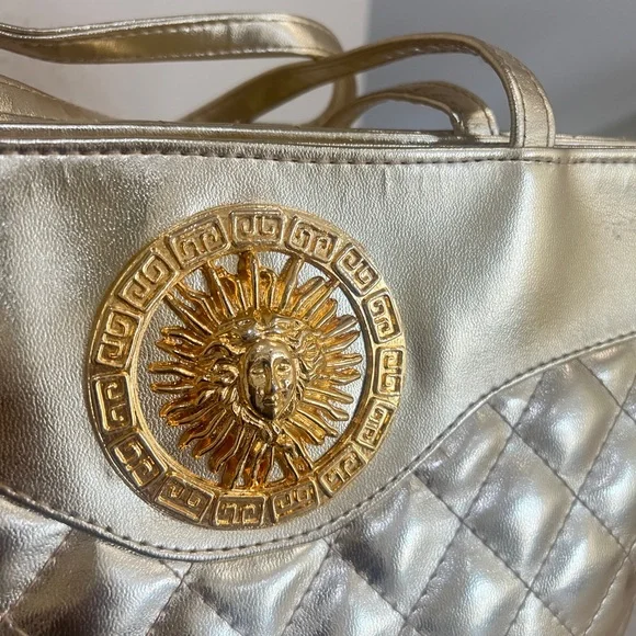 Unbranded Vintage Gold Quilted Large Tote Bag Handbag Medusa metal logo‎ bag - Picture 3 of 12
